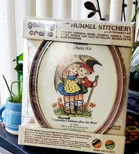 Sealed kit Hummel Stitchery UMBRELLA CHILDREN After the Rain, Vintage