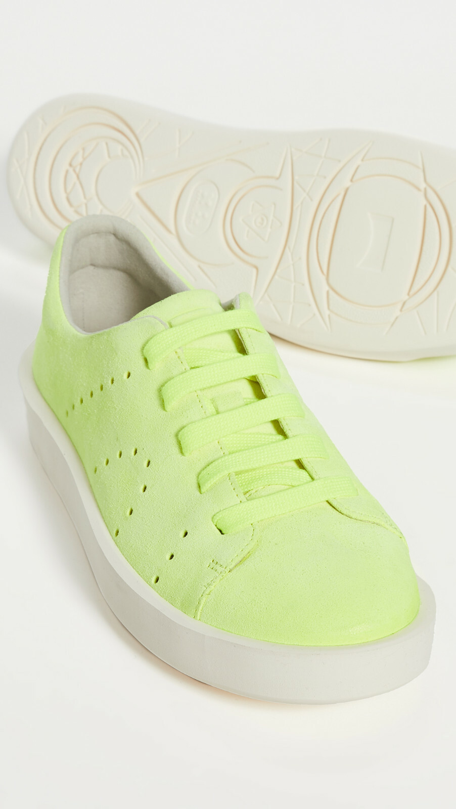 Женские кроссовки Camper Courb из неоново-желтой замши с низким берцем K200828-017 22290₽