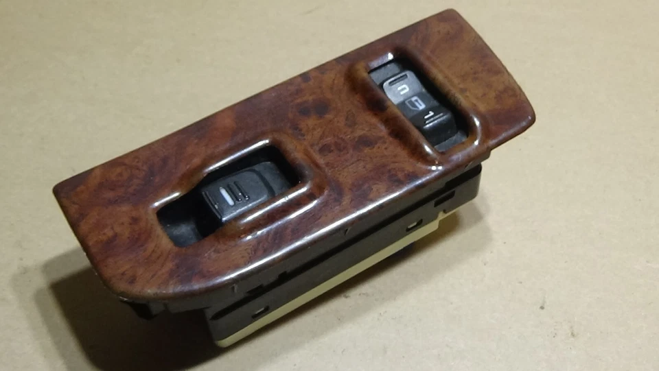 2006-2010 Hummer H3 Passenger Side Power Window Switch - Image 3 of 4