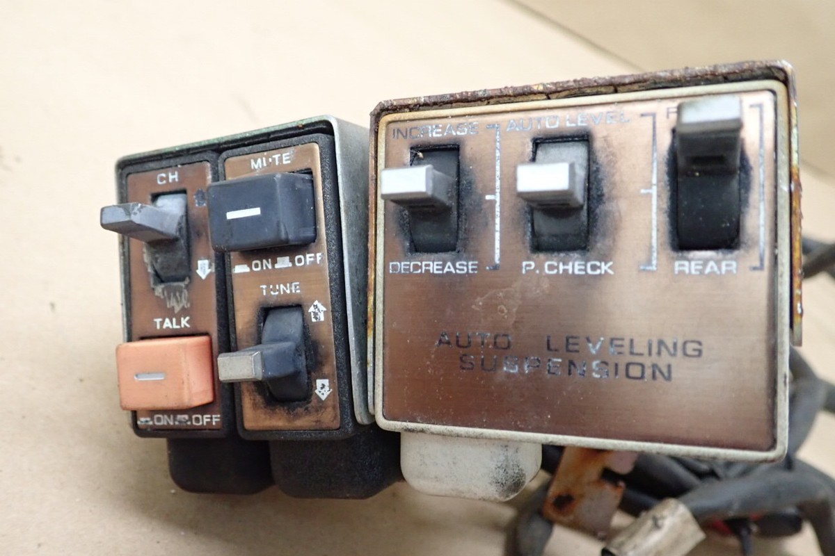 タブ 1986 HONDA GL1200A HAND SWITCH CONTROL AUDIO / SUSPENSION LEVELING