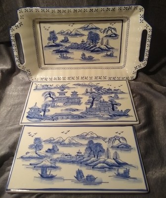Temptations Vintage/Rare Willow 2qt CASSEROLE DISH, 2 TRIVETS - New