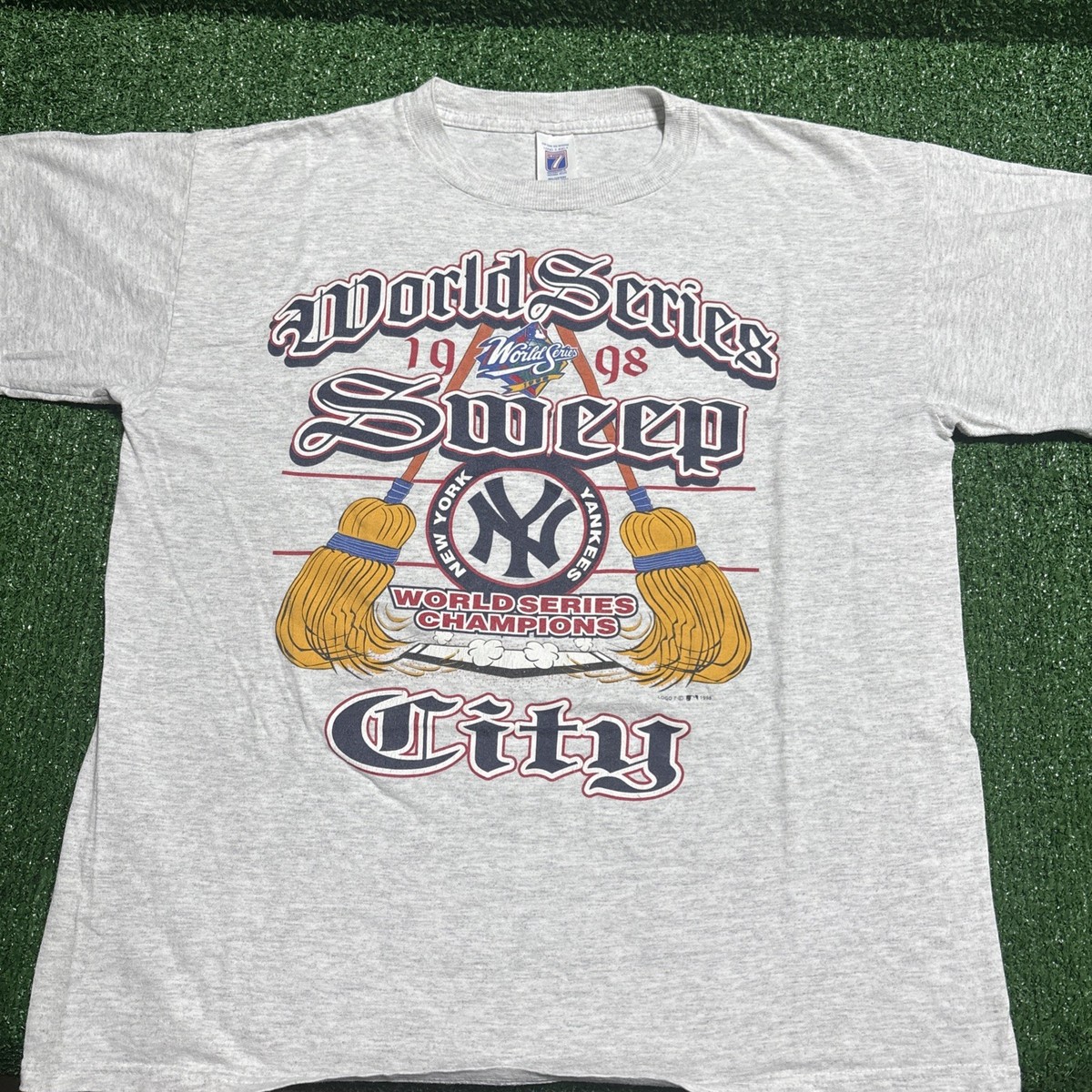 Vintage 1998 New York Yankees World Series Champions Sweep City