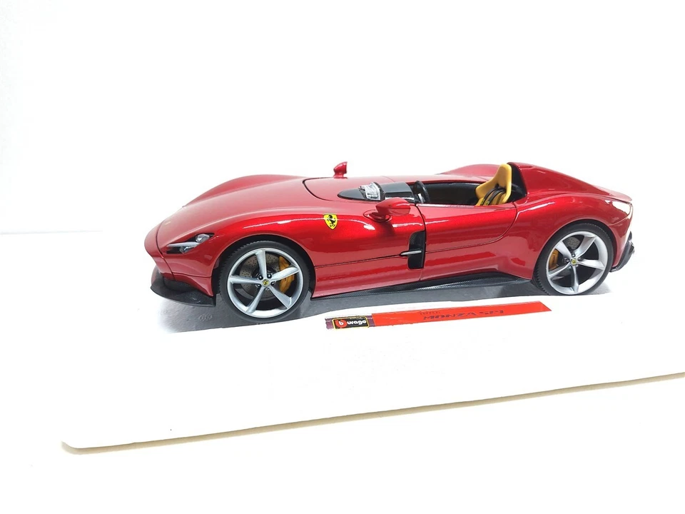 Ferrari Monza SP1 Rosso Metallizzato del 2018 - 1/18 Burago Signature - Immagine 3 di 4