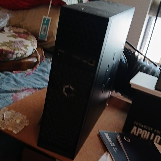 Canaan Avalon Q ASIC Cryptocurrency Miner