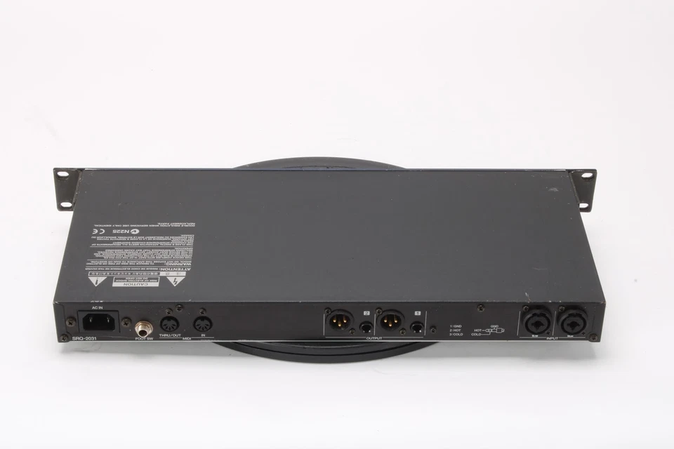 Roland SRQ-2031 Digital Graphic Equalizer - Image 3 of 4
