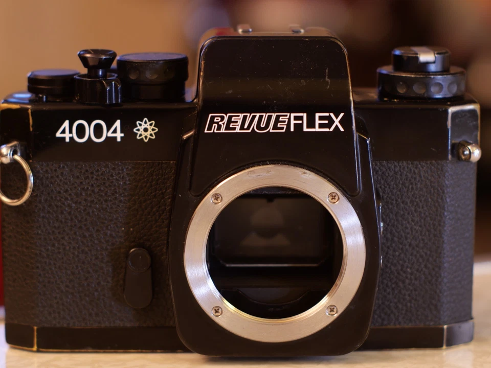 Revueflex 4004 - Revista de cámara vintage de exposición automática M42 (Chinon CE Memotron) Foto 3 de 4