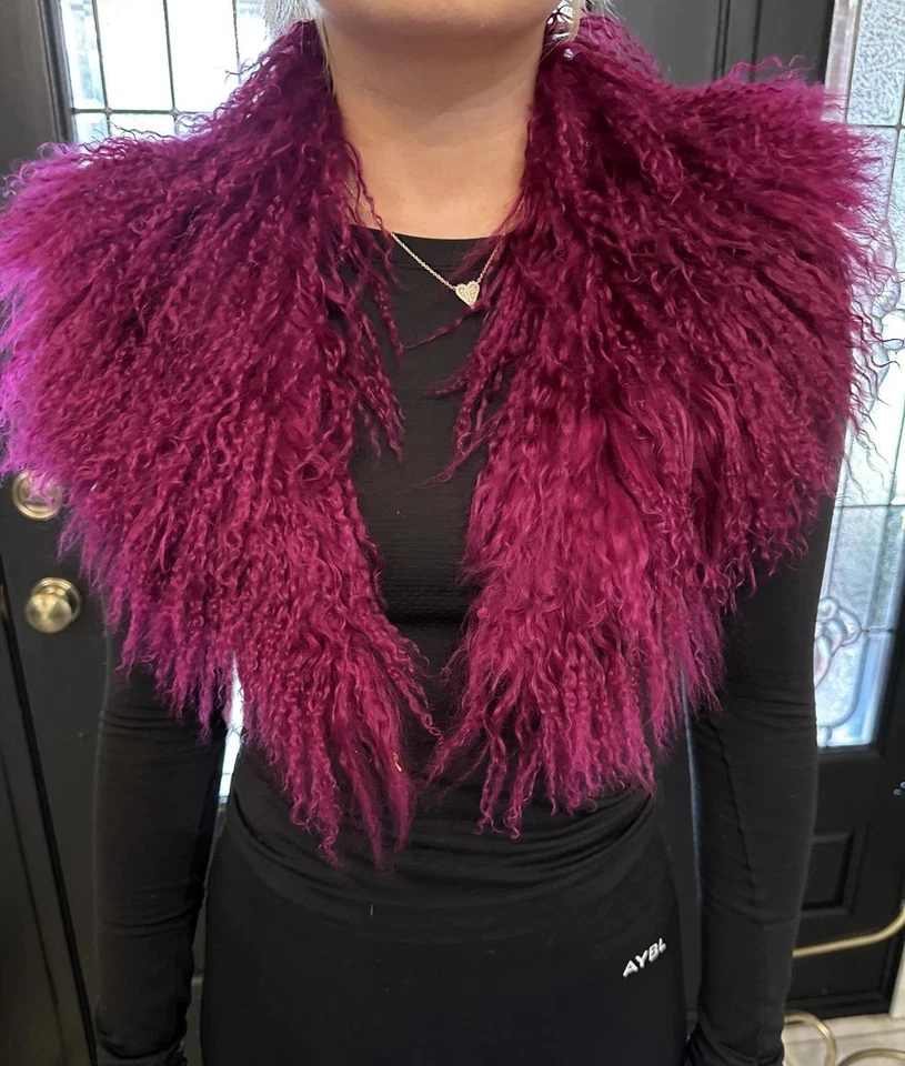 Cuello de piel de cordero real vintage para abrigos chaquetas o suéteres magenta púrpura Y2K. Foto 2 de 4