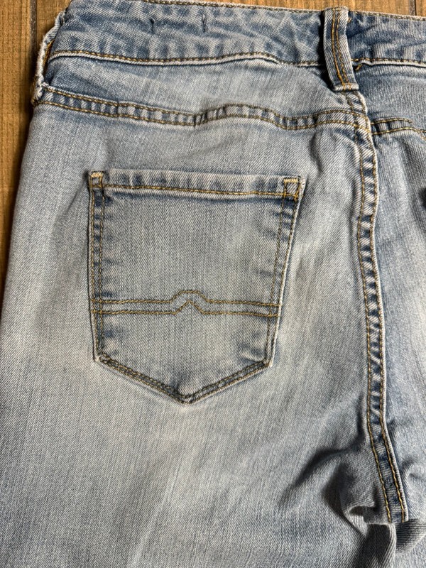Arizona Jean Co Y2K bootleg mid rise jeans size 8 image 2