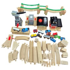 Thomas  Friends Wooden Railway Lot - Engines, Tracks,  Accessories