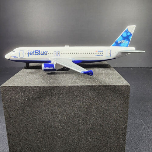 jetBlue Airbus Diecast Plane Airplane RealToy - Picture 6 of 10
