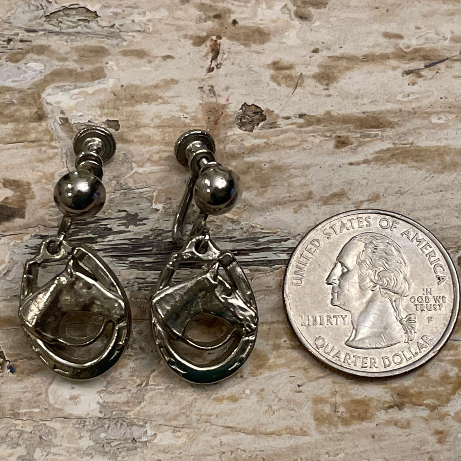 VINTAGE ORIGINAL HORSE HEAD HORSESHOES SILVER TONE SCREW ON EARRINGS eBay