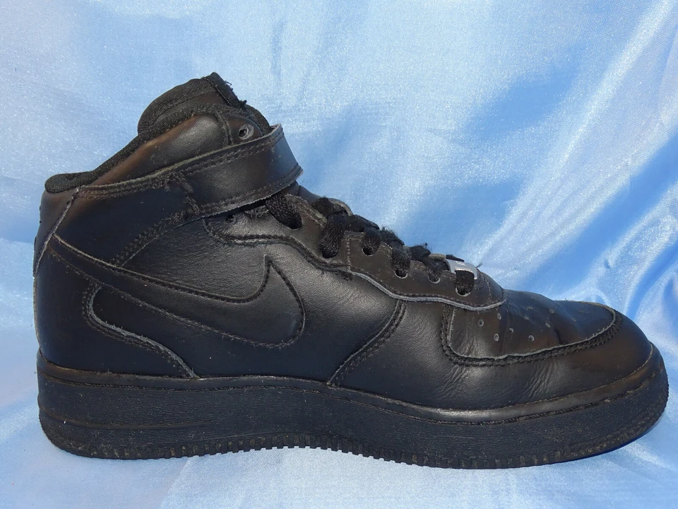 Nike Air Jordan 1 Mid, Foto 4 von 5