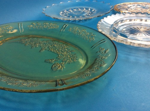 Mixed Vintage Lot Pressed Glass Clear Amber Star Pattern Roses Serving Plates - Picture 6 of 12