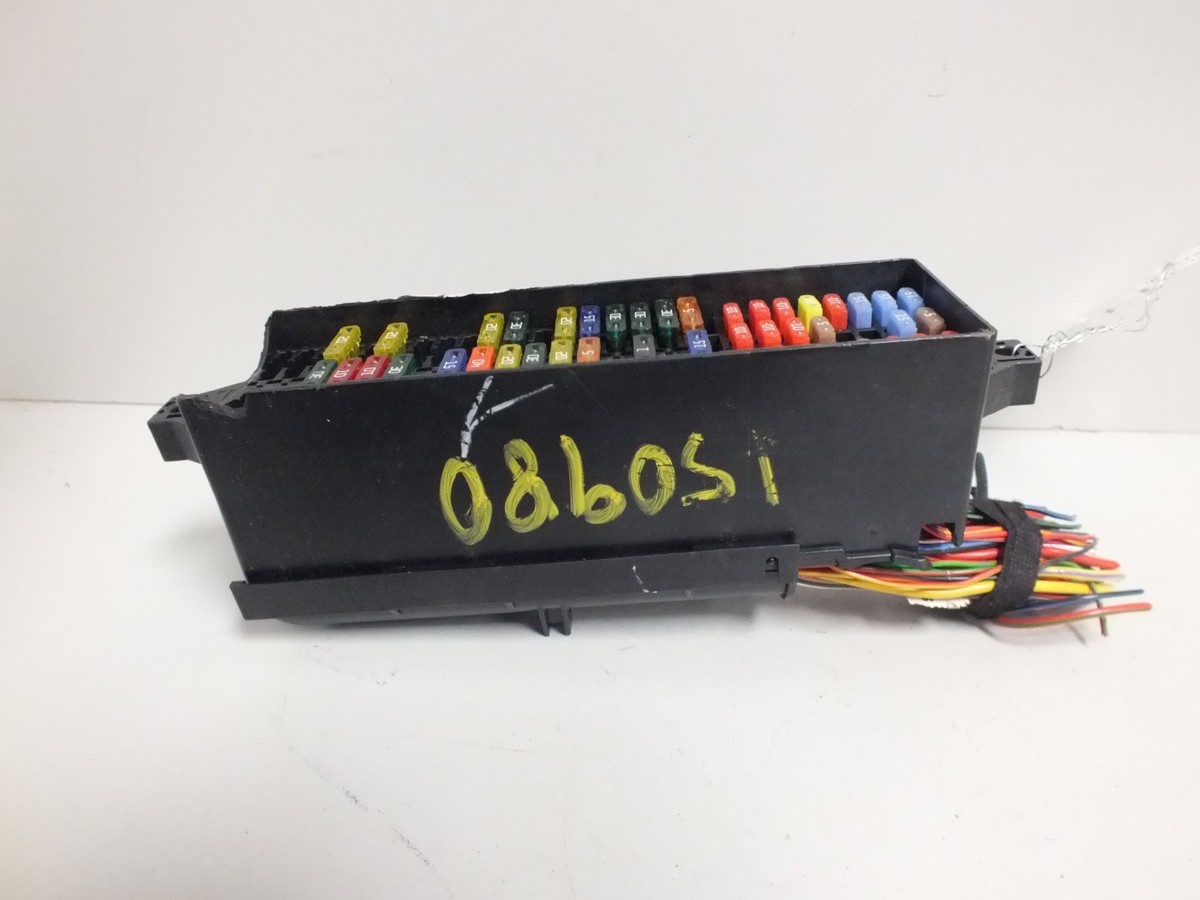 11 12 13 14 15 2011 2014 VOLKSWAGEN JETTA ENGINE COMPARTMENT FUSE BOX  #1066F