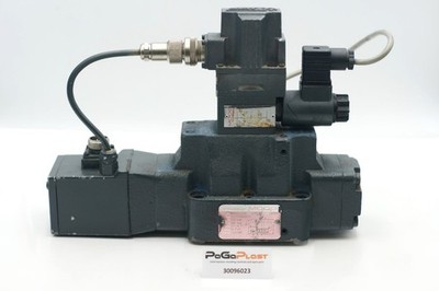 MOOG Mod D662Z4741B Type: D02HPBU6NSD2-B + Mod D061-B311 Type: J15HOBA4HB1