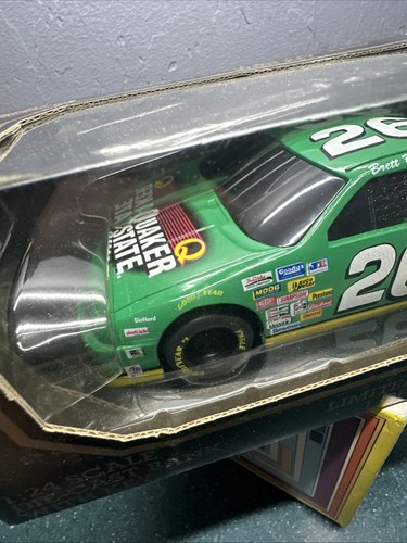 Racing Champions 1994 Edition 1:24 diecast bank Brett Bodine #26 Quaker NIB - Picture 2 of 11