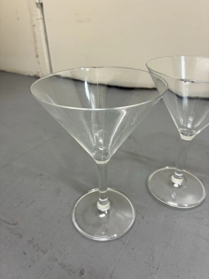 Juego de 4 vasos de martini de policarbonato Pottery Barn resistentes a la rotura  Foto 2 de 4