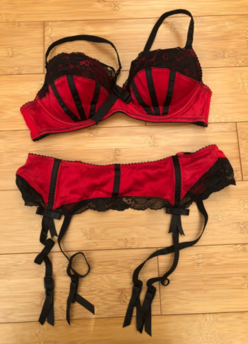 La Senza 34A red and black bra and matching size 8/10 suspender belt - Picture 1 of 15