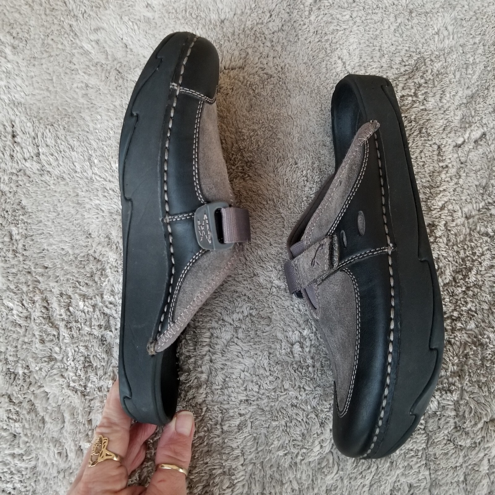 Black & Gray EARTH EXERCLOG Leather Mules Arch Suppo… Gem