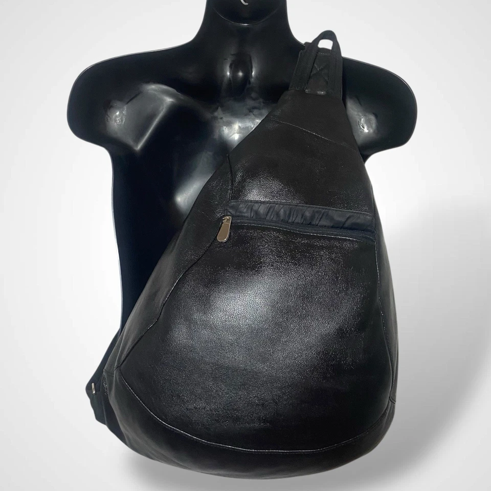 VTG Wilson Men's Black Genuine Leather Large Sling Bag Backpack Crossbody Zip - Image 3 of 4