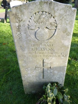 Foto 6x4 Caterham Cemetery: Grab eines Gardisten (e) c2017