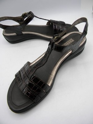 ECCO Flash Brown Croc Patent Leather T-Strap Low Wedge Sandals Size 40 Display