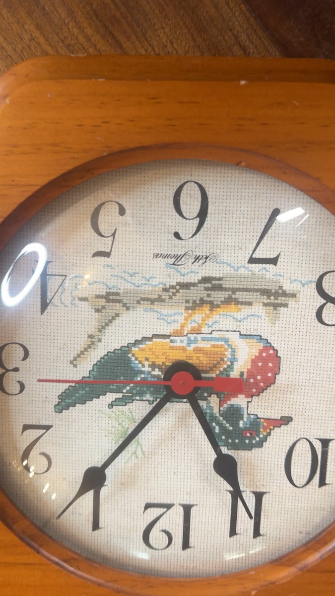 Vintage SETH THOMAS Wall Clock Duck Water Fowl Solid Wood Tested