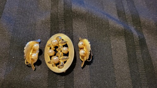 Lote de joyería de disfraz vintage juegos de alfileres de bufanda y pendientes con clip diamantes de imitación - Imagen 9 de 12