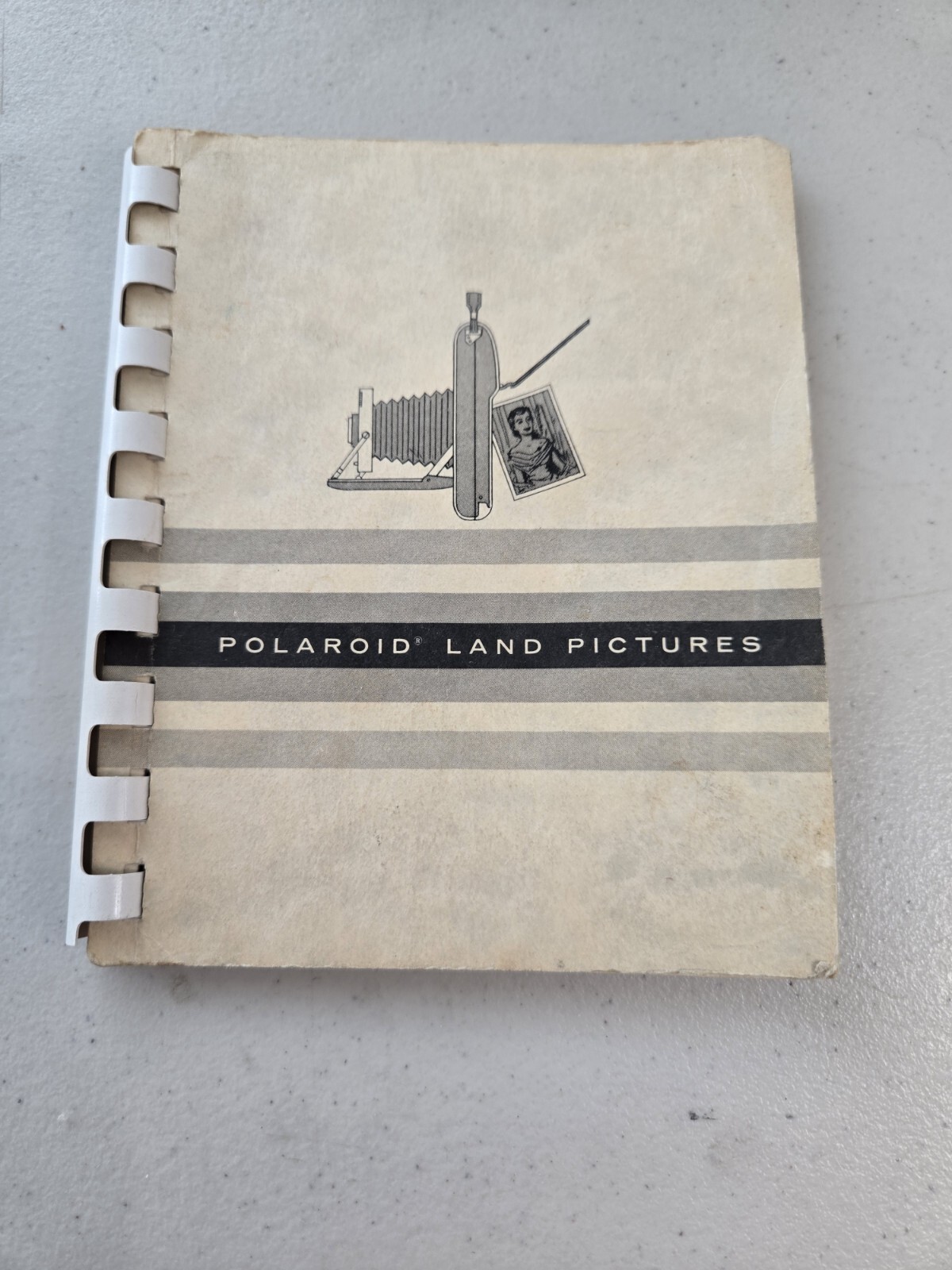 Vintage Polaroid 1511A Photo Album for Land Camera Prints-image