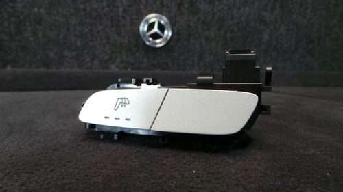 R9-11 * Mercedes-Benz W205 C-Klasse Sitzheizung Schalter Rechts - A2139057502