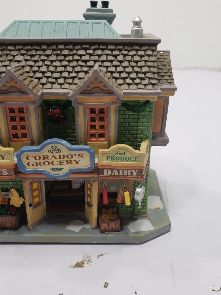 Colección Lemax Carole Towne Corado’s Grocery 2008 ilumina pueblo victoriano  Foto 4 de 4