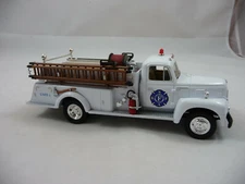 First Gear 1957 Intl R-190 Fire Truck Kansas State Firefighters 1:34 18-1757 