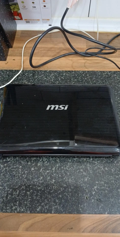 MSI  U135DX 10" Netbook Intel Atom N455 1GB RAM 160GB HDD Windows 7 - Image 3 of 4