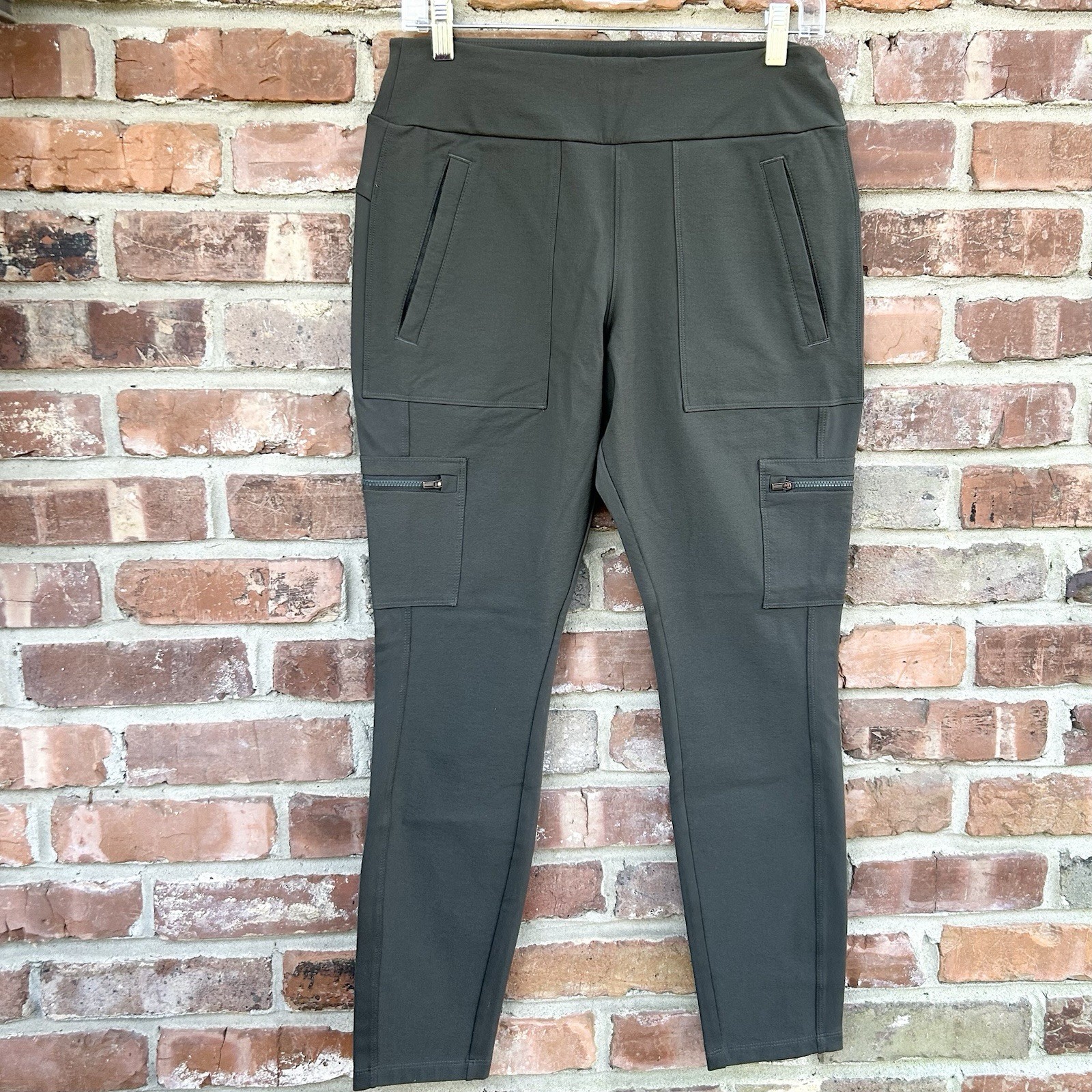 Athleta Headlands Hybrid Cargo Tight Leggings Pants Size 10 Olive Green Trail