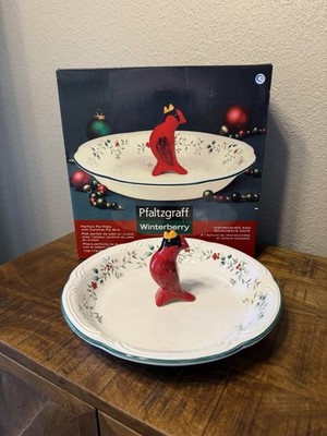 Pfaltzgraff Christmas Winterberry Pie Plate w/ Cardinal Pie Bird Holiday Baking