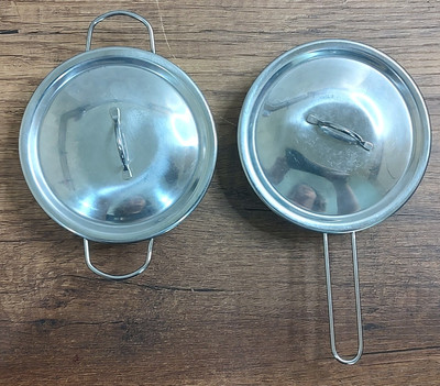 4 Piece Lot Toy Metal Pot Frying Pan With Lids  Play Set Kitchen Cookware B17