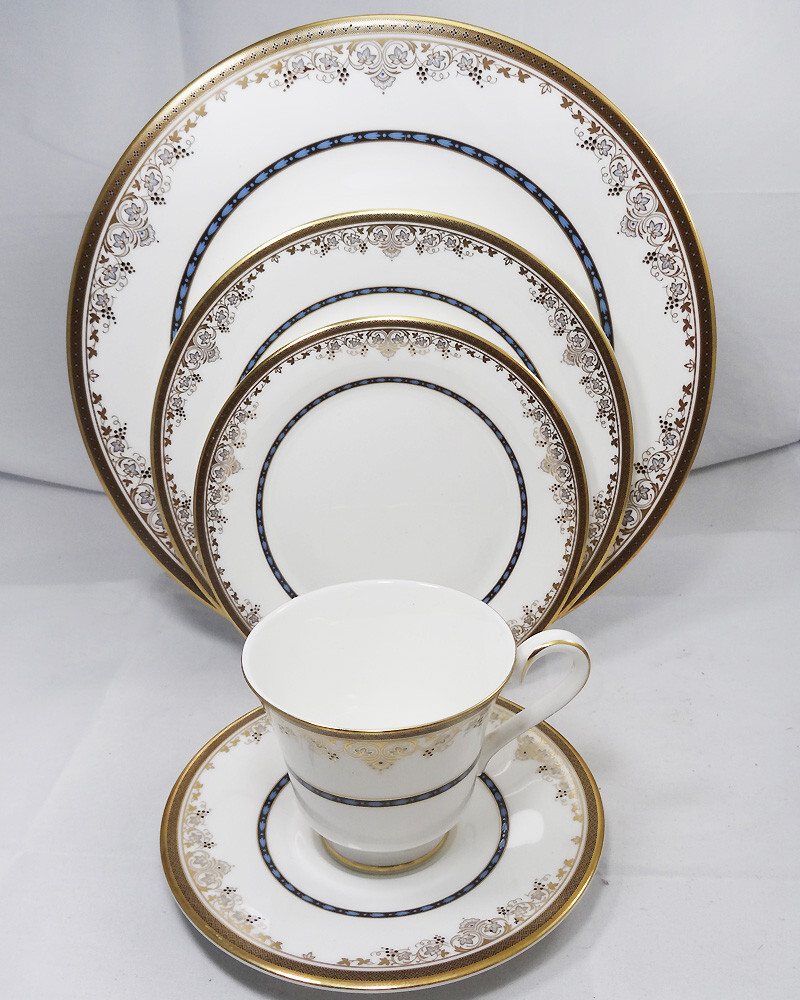 WINCHESTER by Royal Doulton 5 Piece Place Setting NEW NEVER USED 