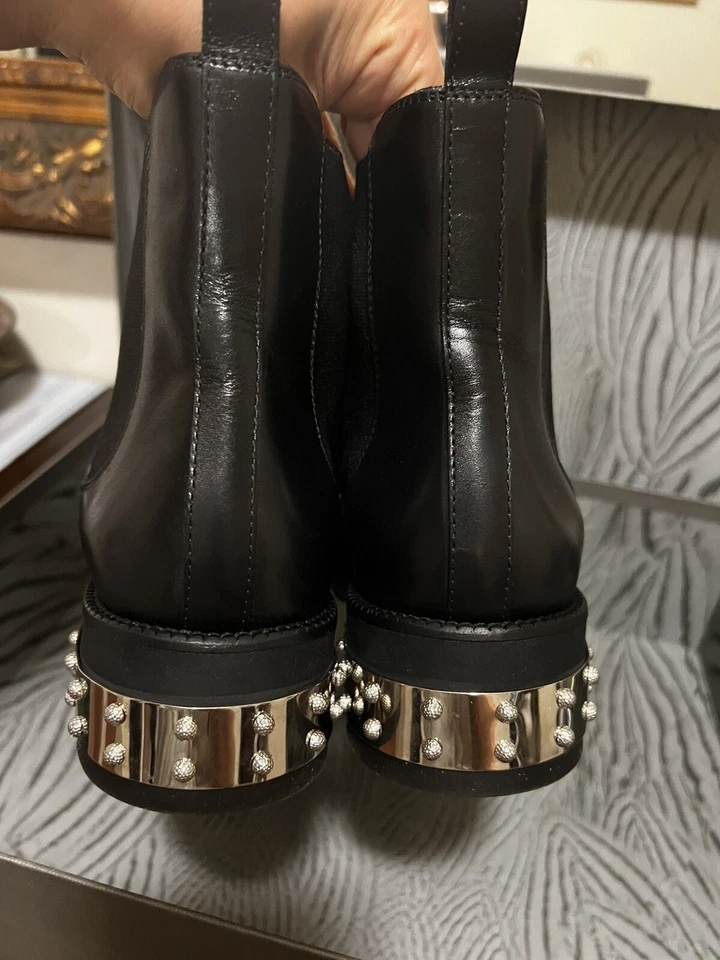Alexander McQueen Women’s Boots Size 36. GOLDANIL CALF/ELASTIC 1000 Black. $684 - Image 4 of 4