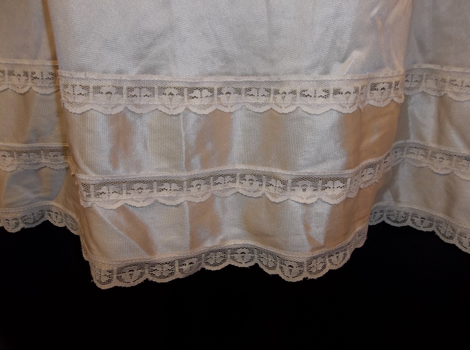 SEARS Pretty IVORY HALF SLIP Dress Size SMALL Gem