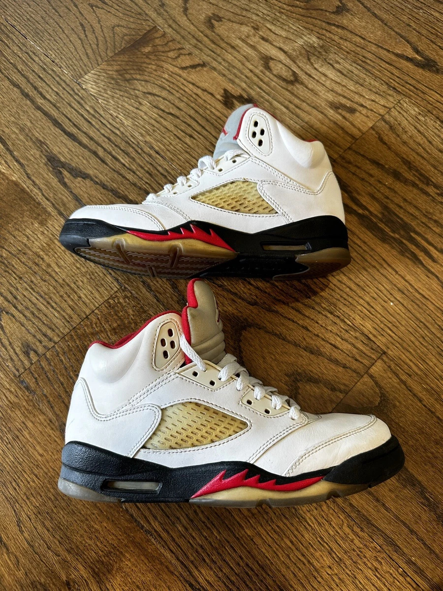 Nike Air Jordan Retro 5 Fire Red gs 44088 100 Size 5.5Y no