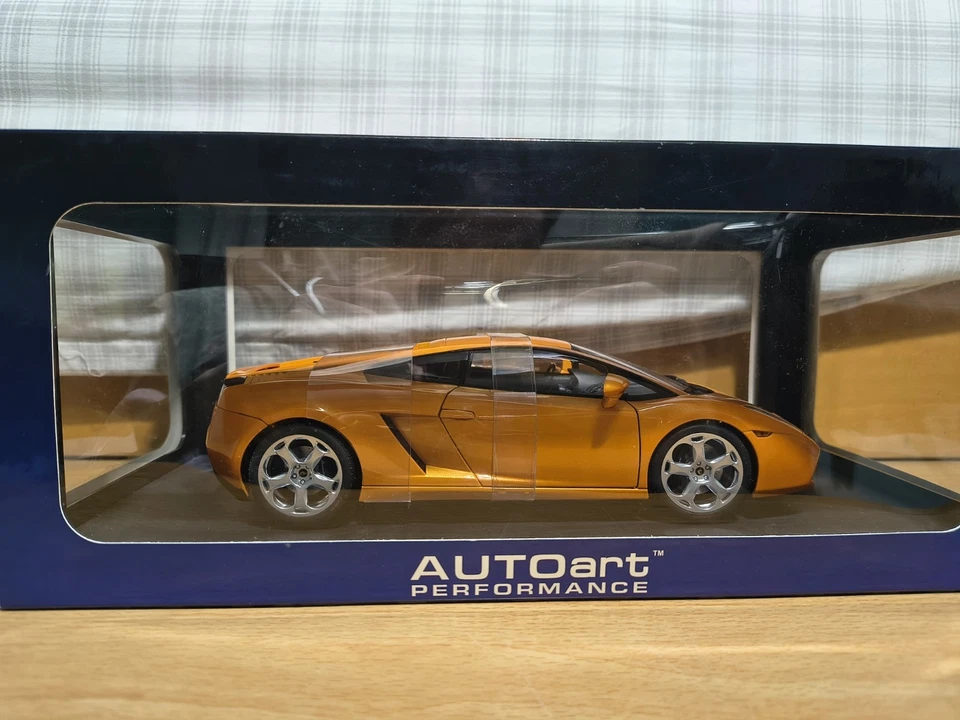 Lamborghini Gallardo Metallic Orange Special Version 1:18 Autoart - Immagine 2 di 4
