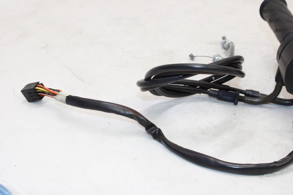 06-07 INTERRUPTORES INTERRUPTOR ARRANQUE APAGADO CLIP DERECHO SUZUKI GSXR 750 OEM Foto 3 de 4