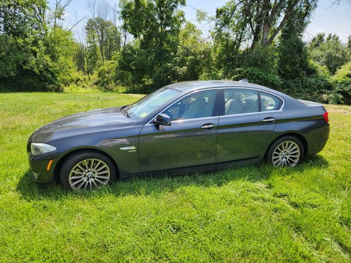 2011 BMW 5-Series XI