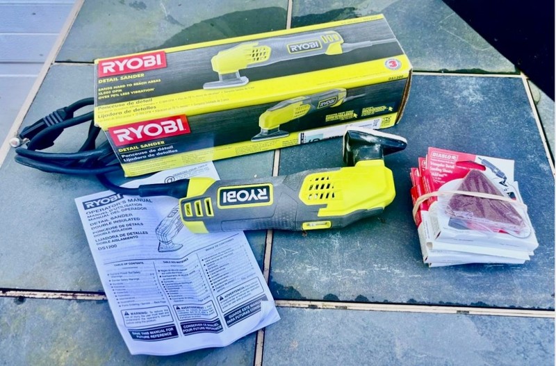 Nice PreOwned RYOBI Detail Sander DS1200 Electric Corded 120V w/ Sanding Pads
