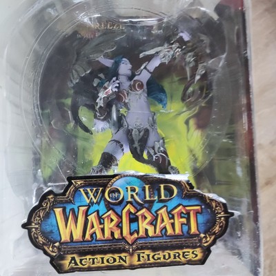 World of Warcraft Series 5 Night Elf Hunter Alathena Moonbreeze W Sorna 