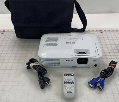 Epson LCD Projector EX 31 Model: H309A with Remote, VGA cord, Bag - Tested Works