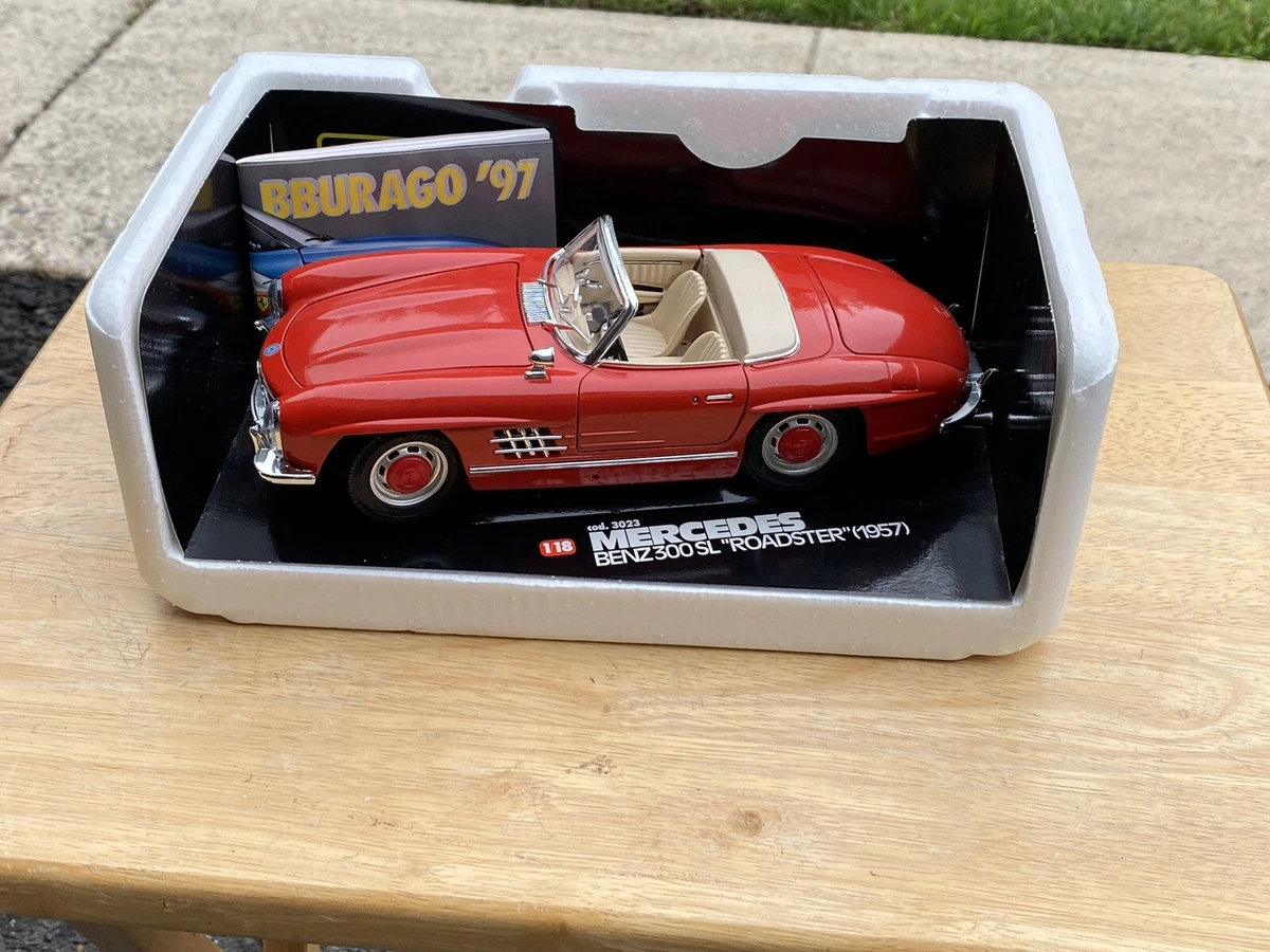 Burago 1/18 Scale Diecast 3023 Mercedes Benz 300SL Roadster 1957 boxed, Red