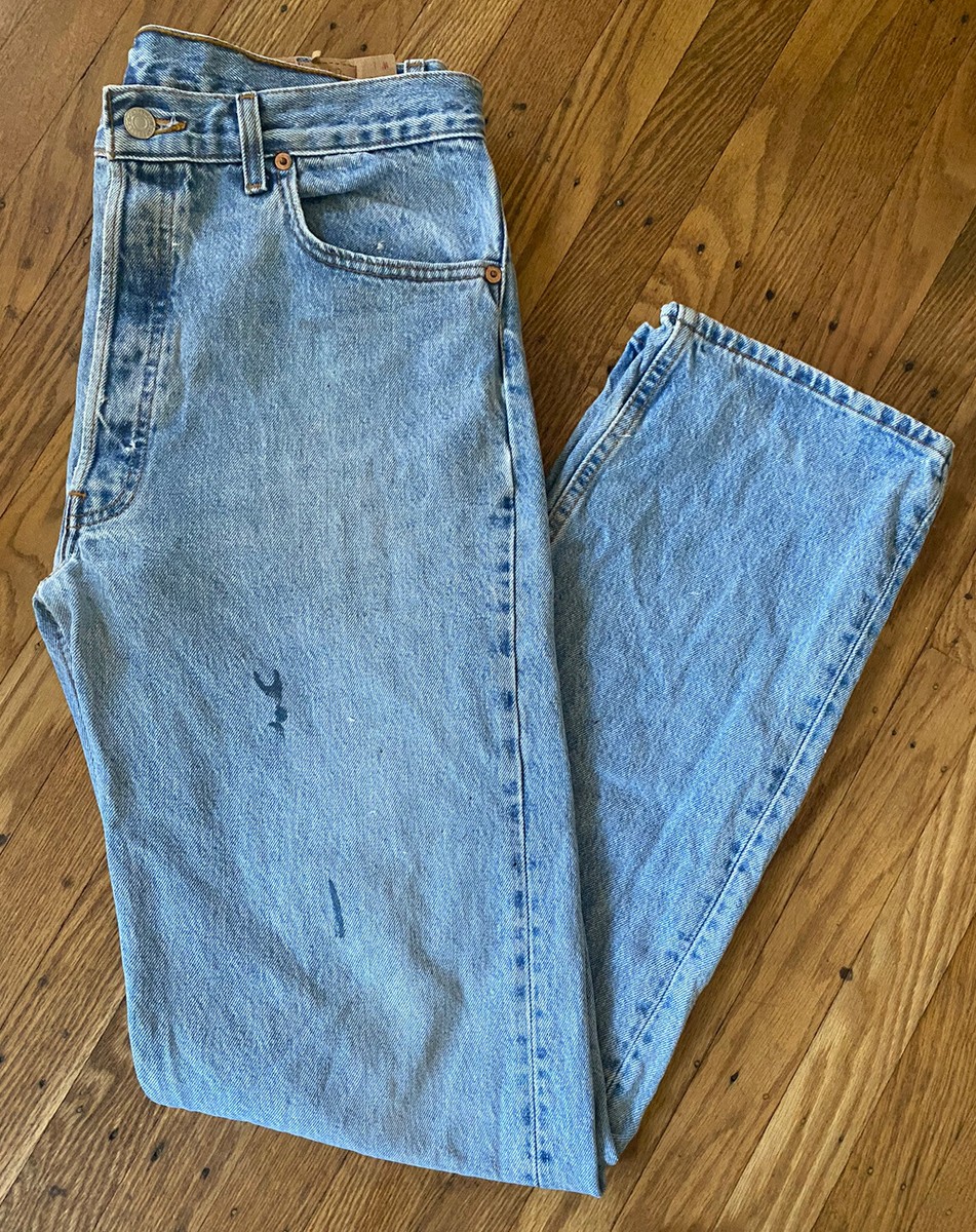 vintage 90s mens LEVIS 501 jeans,light blue.made USA 34/32
