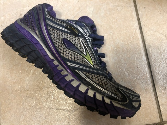 brooks men's dyad 8 running shoes