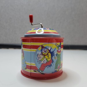 2007 Vintage Schylling Classic Tin Music Box Round